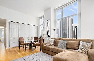 4th image of 18 W 48th St APT 23E