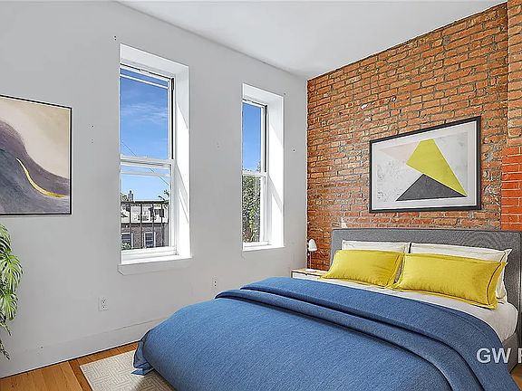 4th image of 889 Jefferson Ave #1R