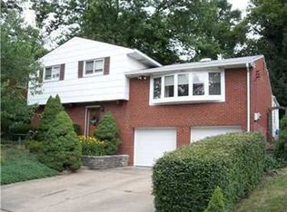 1320 Meadowlark Dr, Pittsburgh, PA