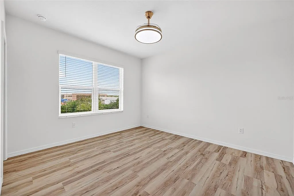 3 bed, 2.5 bath, 1822 sqft, $2,200 — Photo 3