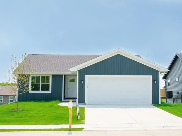 22 Misty Ln, Bloomington, IL 61705