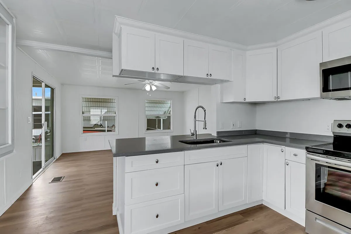 243 Tangerine Dr — Photo 3