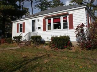 43 Oakman St, Turners Falls, MA 01376