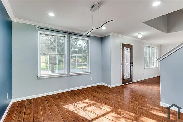320 Mesa Verde Way — Photo 4