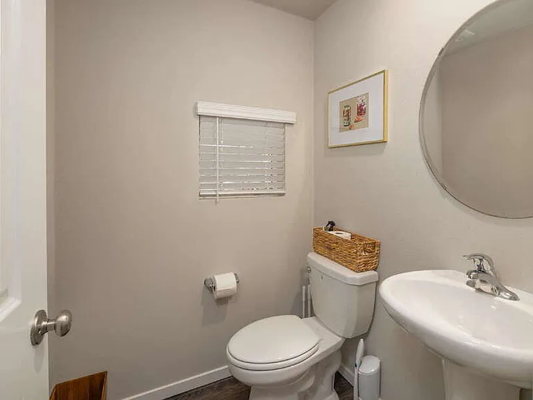 10715 32nd St NE — Photo 15