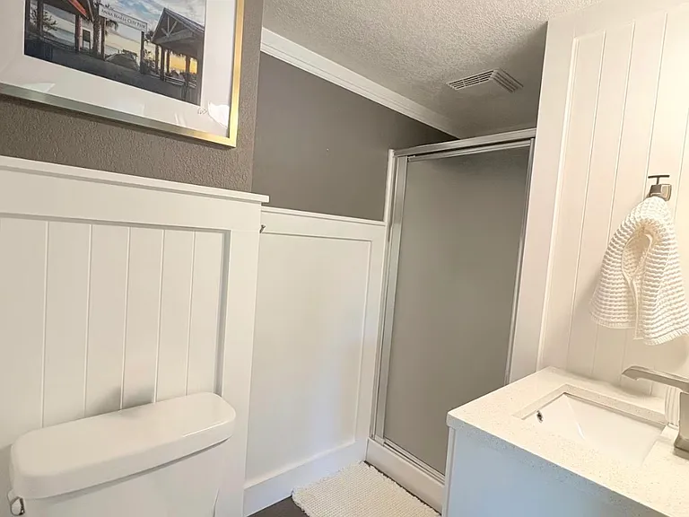 1818 Hillcrest St — Photo 9