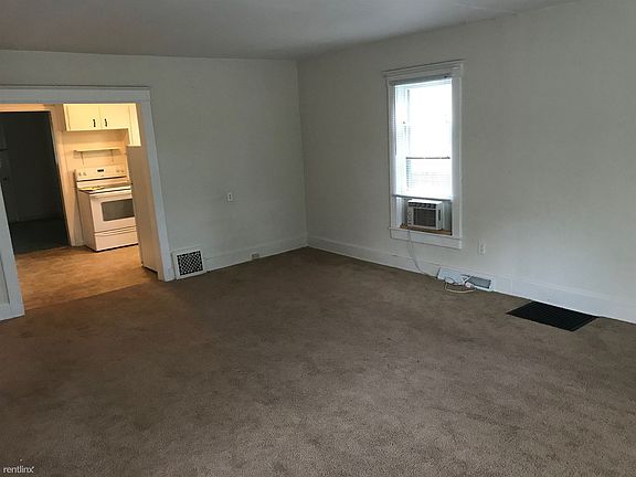 4th image of 333 W Highway St APT 1