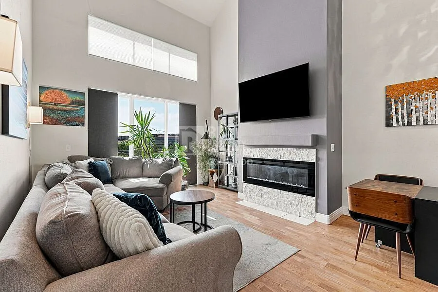 Spacious Centennial COndo with Private Rooftop Patio and Loft — Photo 4