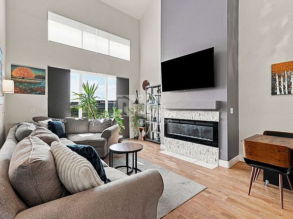 4th image of 9019 E Panorama Cir Unit 501