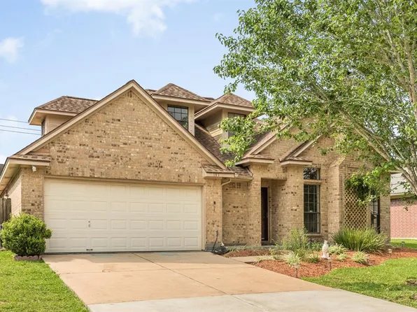 107 Papaya St, Lake Jackson, TX 77566