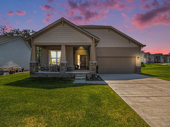 217 Coppice Way, White Lake, MI 48386
