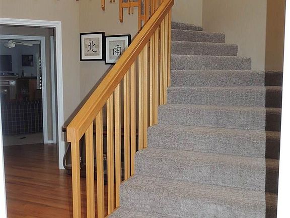 3rd image of 785 SE Sherwood Ct