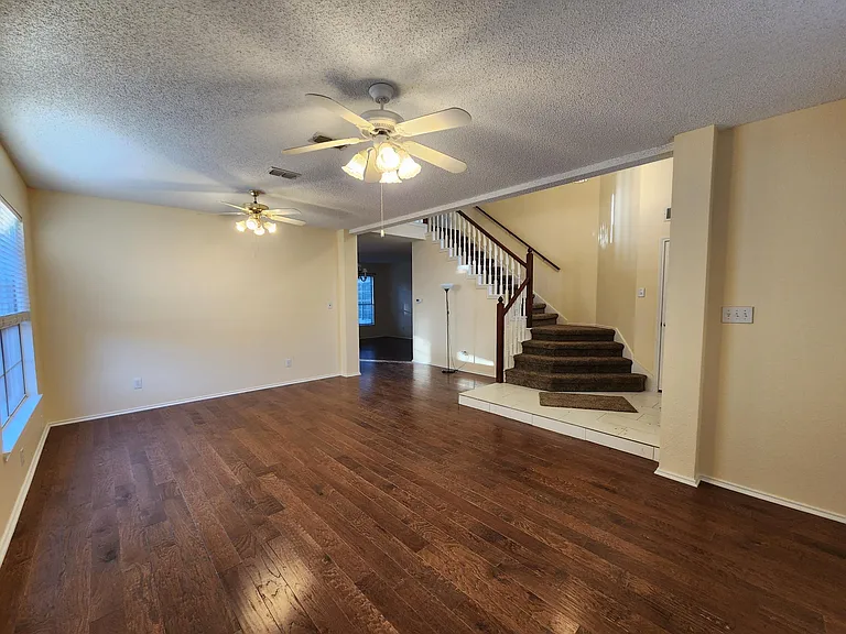 2413 Timber Ridge Ln — Photo 13