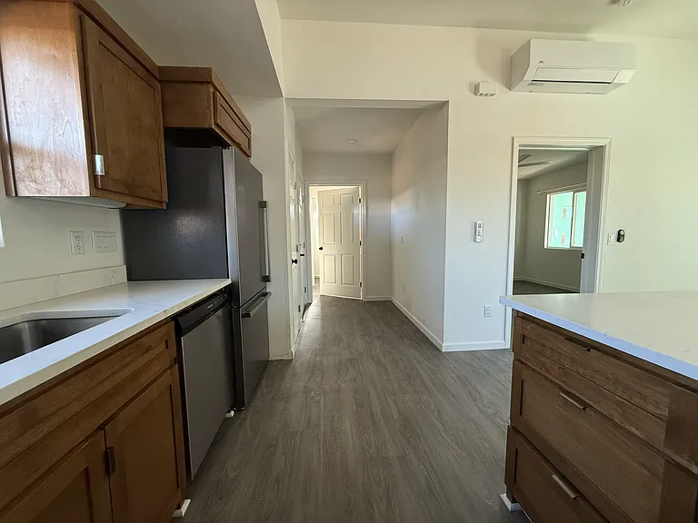 5564 E Camden St #B — Photo 3