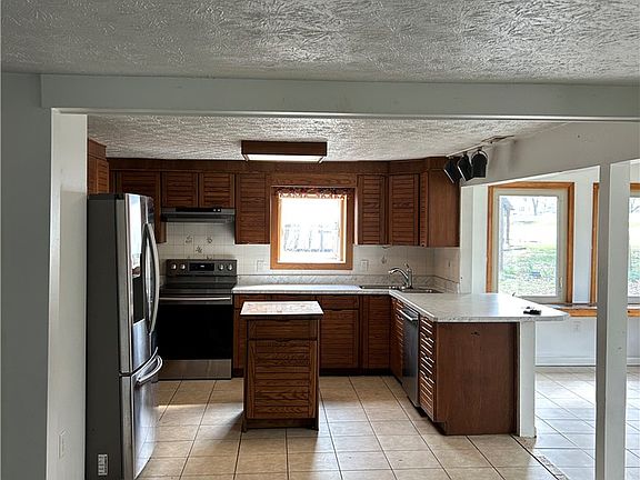 5th image of 1358 Hanes Rd