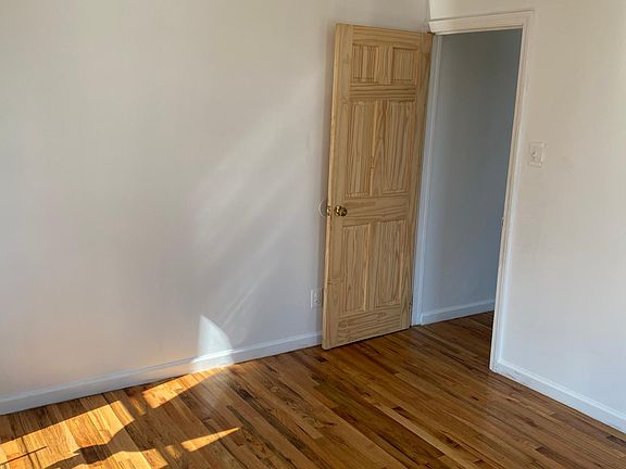 3rd image of 835 E 152nd St