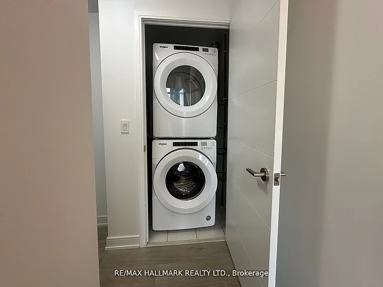 50 Wellesley St E #2904 — Photo 16