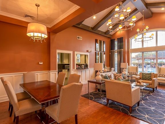 Executive clubhouse with free WiFi at Grand Reserve Orange A