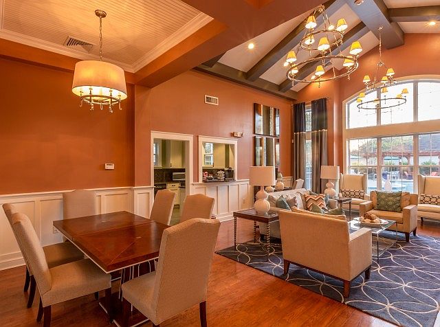 Executive clubhouse with free WiFi at Grand Reserve Orange A