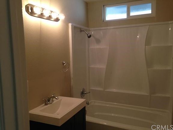 5th image of 318 E 62nd St
