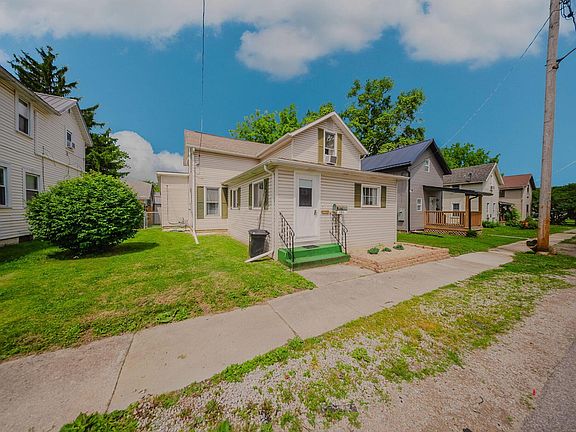 3rd image of 585 Henry St