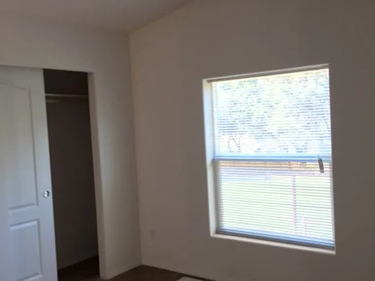 18462 Mustang Valley Pl — Photo 2