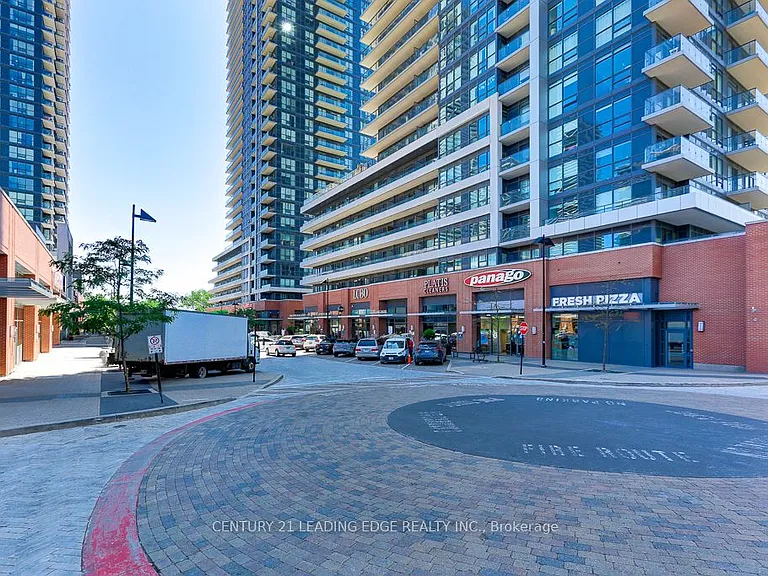 2200 Lake Shore Blvd W #Penthouse 08 — Photo 2