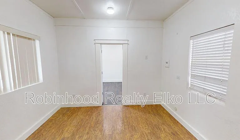 843 Lincoln Ave — Photo 4