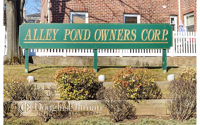 Sold by Douglas Elliman | media 18