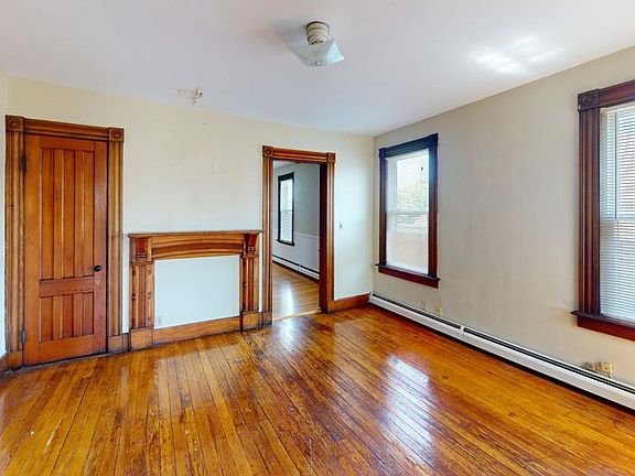2nd image of 17 Pearl St #3