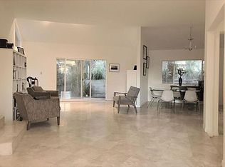 910 Lorinda Dr, Glendale, CA 91206