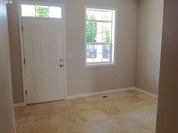 4th image of 10215 NE 115th Ave
