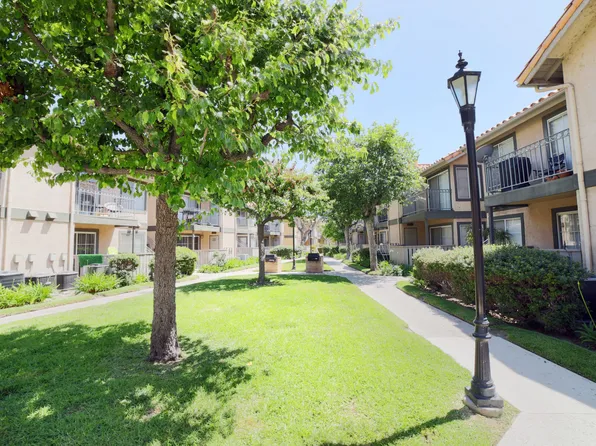Le Med Apartment Homes, 2900 E Lincoln Ave #0, Anaheim, CA 92806