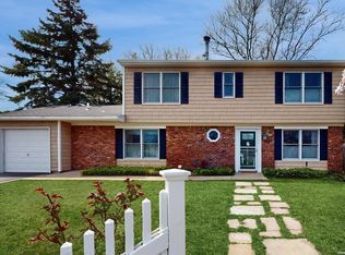 12 San Rafael Ave, Holbrook, NY 11741