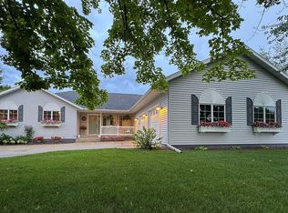 720 E Adams St, Caledonia, MN 55921