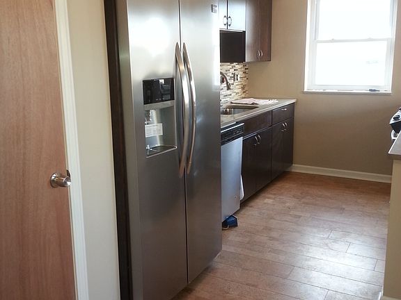 4th image of 138 W Adams Ave #2W