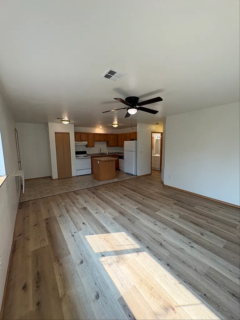 Central 2Bed/1Bath Apartment — Photo 3