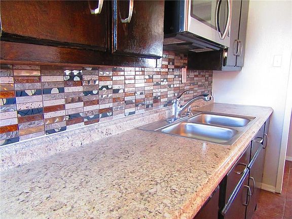 4th image of 4939 Sun Valley Dr