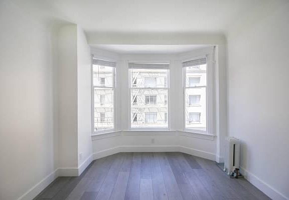 3rd image of 720 Jones St #30