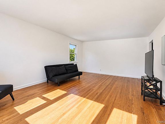 3rd image of 191 Hildreth Place