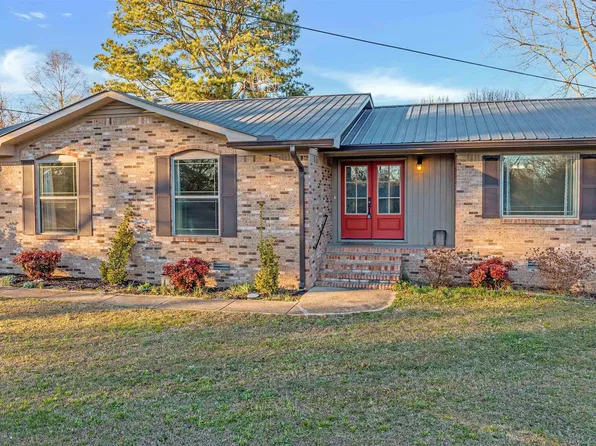 48 Poplar Dr, Rainsville, AL 35986