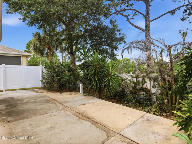 2039 Tullagee Ave — Photo 35