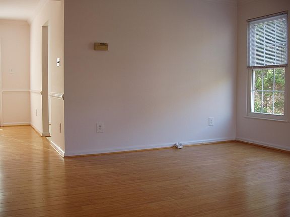 5th image of 6217 Abbottsbury Row