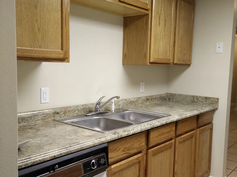 2231 Ascot Ct #2 — Photo 10