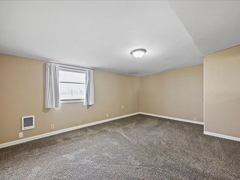 800 N Irving St #3 — Photo 4