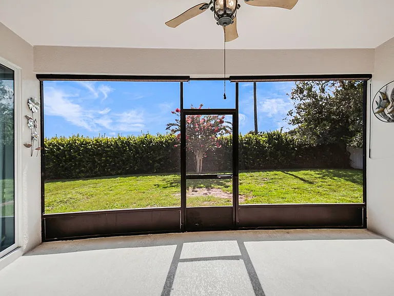 1904 Candlenut Cir — Photo 61