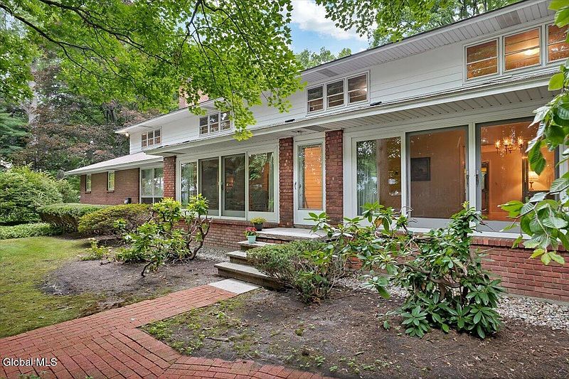 5th image of 1005 Fairlane Road
