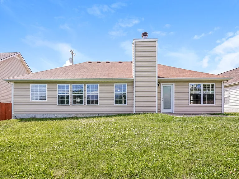 7128 Legacy Dr — Photo 16