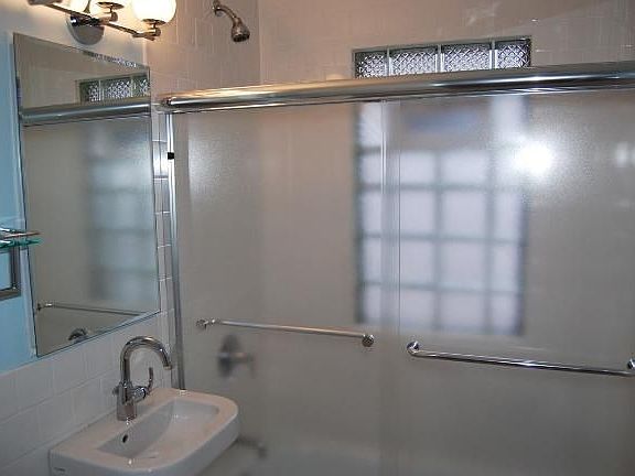 5th image of 5024 N Lydell Ave