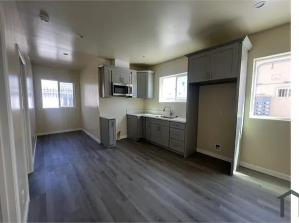 1535 W 80th St, Los Angeles, CA 90047